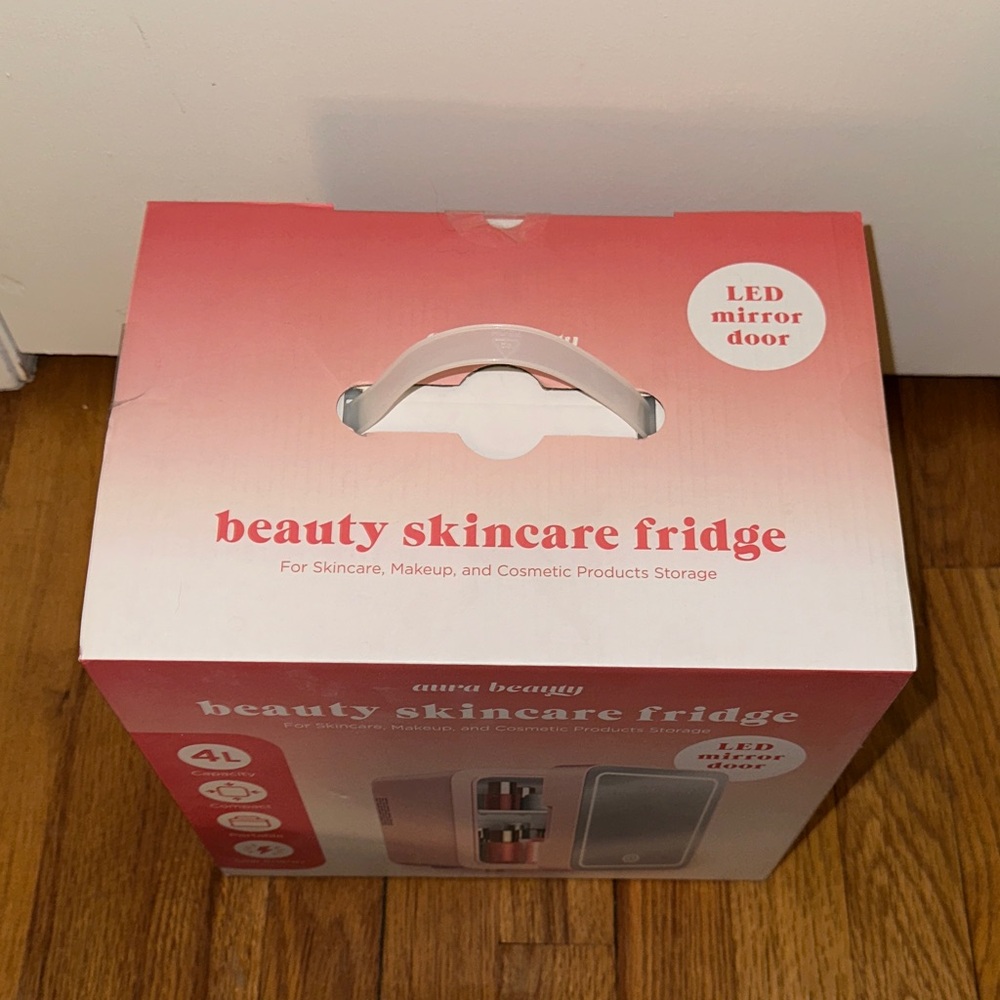 Aura Beauty Skincare Refrigerator w/LED   Mirror Skincare, Makeup & Cosmetics - Picture 4 of 7